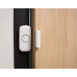 DOORALARM nameščen na vhodna vrata